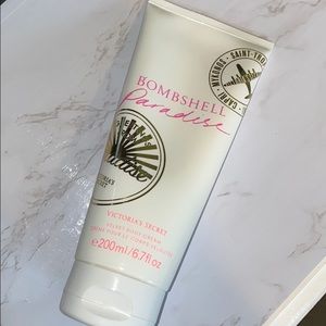 Victoria Secret:Bombshell Paradise 100% new lotion